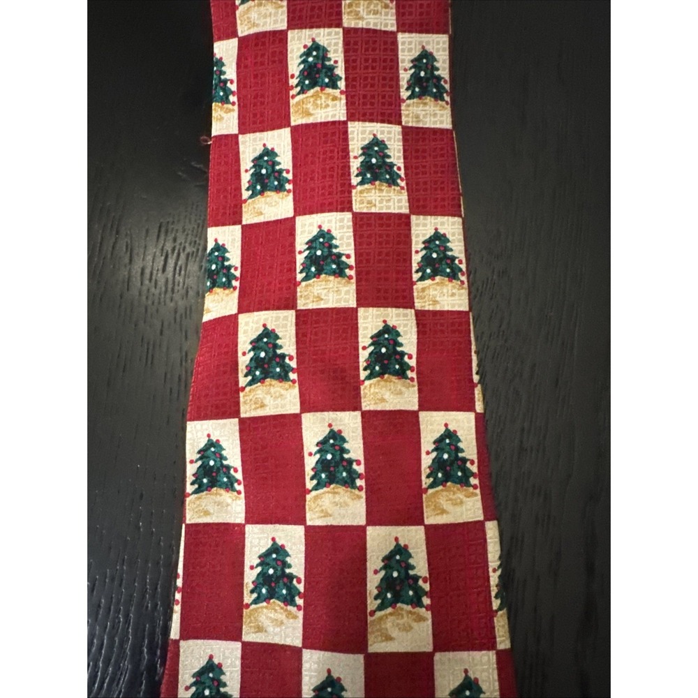 Cape Cod Christmas‎ Tree Necktie 100% Silk Made In USA